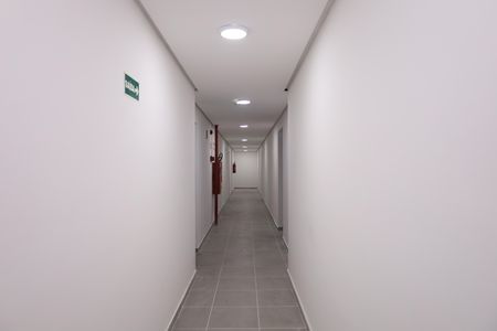 Apartamento para alugar com 35m², 2 quartos e sem vagaÁrea comum - Saguão do andar