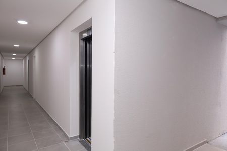 Apartamento para alugar com 35m², 2 quartos e sem vagaÁrea comum - Saguão do andar