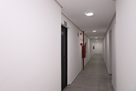 Apartamento para alugar com 35m², 2 quartos e sem vagaÁrea comum - Saguão do andar