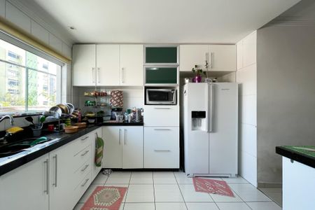 Casa à venda com 296m², 3 quartos e 4 vagas Casa à venda com 296m², 3 quartos e 4 vagasCozinha