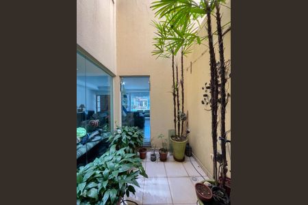 Casa à venda com 296m², 3 quartos e 4 vagas Casa à venda com 296m², 3 quartos e 4 vagasJardim de Inverno