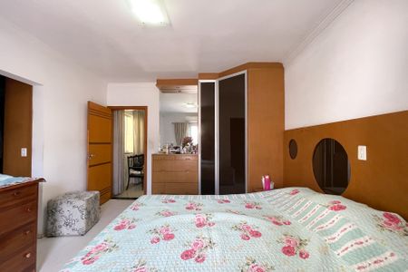 Casa à venda com 296m², 3 quartos e 4 vagas Casa à venda com 296m², 3 quartos e 4 vagasSuíte 1