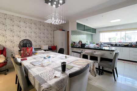 Casa à venda com 296m², 3 quartos e 4 vagas Casa à venda com 296m², 3 quartos e 4 vagasCopa