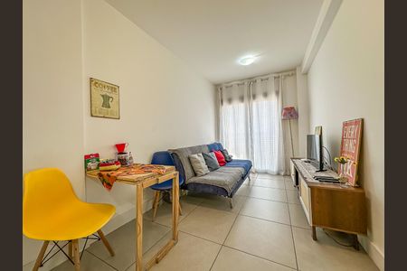 Apartamento à venda com 35m², 1 quarto e sem vaga Apartamento à venda com 35m², 1 quarto e sem vagaSala