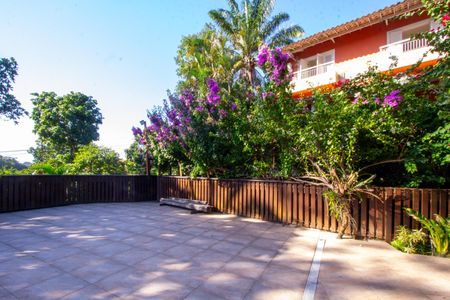 Casa de condomínio para alugar com 600m², 5 quartos e 3 vagas Casa de condomínio para alugar com 600m², 5 quartos e 3 vagasQuintal