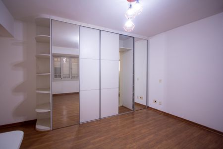 Casa de condomínio para alugar com 600m², 5 quartos e 3 vagas Casa de condomínio para alugar com 600m², 5 quartos e 3 vagasSuíte 3