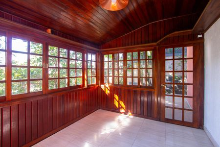 Casa de condomínio para alugar com 600m², 5 quartos e 3 vagas Casa de condomínio para alugar com 600m², 5 quartos e 3 vagasVaranda