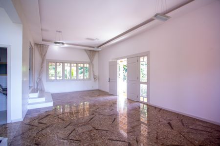 Casa de condomínio para alugar com 600m², 5 quartos e 3 vagas Casa de condomínio para alugar com 600m², 5 quartos e 3 vagasSala