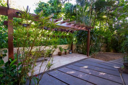 Casa de condomínio para alugar com 600m², 5 quartos e 3 vagas Casa de condomínio para alugar com 600m², 5 quartos e 3 vagasQuintal