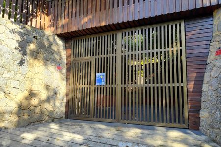 Casa de condomínio para alugar com 600m², 5 quartos e 3 vagas Casa de condomínio para alugar com 600m², 5 quartos e 3 vagasPlaca