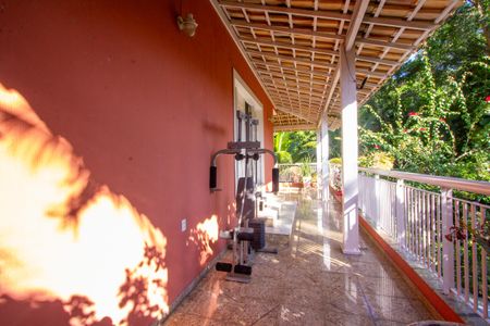 Casa de condomínio para alugar com 600m², 5 quartos e 3 vagas Casa de condomínio para alugar com 600m², 5 quartos e 3 vagasVaranda