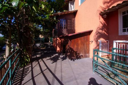 Casa de condomínio para alugar com 600m², 5 quartos e 3 vagas Casa de condomínio para alugar com 600m², 5 quartos e 3 vagasQuintal