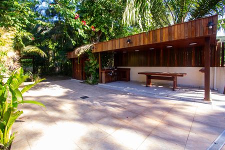 Casa de condomínio para alugar com 600m², 5 quartos e 3 vagas Casa de condomínio para alugar com 600m², 5 quartos e 3 vagasQuintal