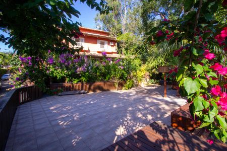 Casa de condomínio para alugar com 600m², 5 quartos e 3 vagas Casa de condomínio para alugar com 600m², 5 quartos e 3 vagasQuintal