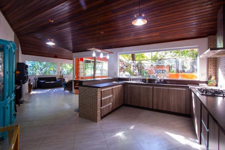 Casa de condomínio para alugar com 600m², 5 quartos e 3 vagas Casa de condomínio para alugar com 600m², 5 quartos e 3 vagasCozinha 2