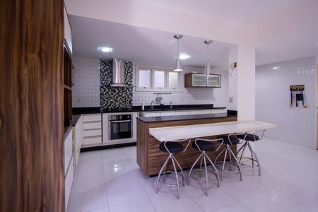 Casa de condomínio para alugar com 600m², 5 quartos e 3 vagas Casa de condomínio para alugar com 600m², 5 quartos e 3 vagasCozinha