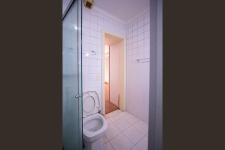 Casa de condomínio para alugar com 600m², 5 quartos e 3 vagas Casa de condomínio para alugar com 600m², 5 quartos e 3 vagasBanheiro da Suíte 2