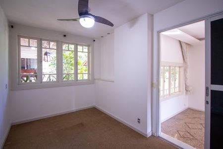 Casa de condomínio para alugar com 600m², 5 quartos e 3 vagas Casa de condomínio para alugar com 600m², 5 quartos e 3 vagasSala