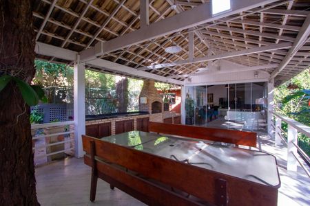 Casa de condomínio para alugar com 600m², 5 quartos e 3 vagas Casa de condomínio para alugar com 600m², 5 quartos e 3 vagasQuintal