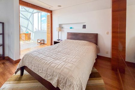 Apartamento à venda com 118m², 1 quarto e 2 vagas Apartamento à venda com 118m², 1 quarto e 2 vagasSuíte