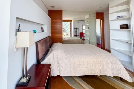 Apartamento à venda com 118m², 1 quarto e 2 vagas Apartamento à venda com 118m², 1 quarto e 2 vagasSuíte