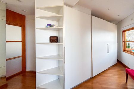 Apartamento à venda com 118m², 1 quarto e 2 vagas Apartamento à venda com 118m², 1 quarto e 2 vagasCloset Suíte