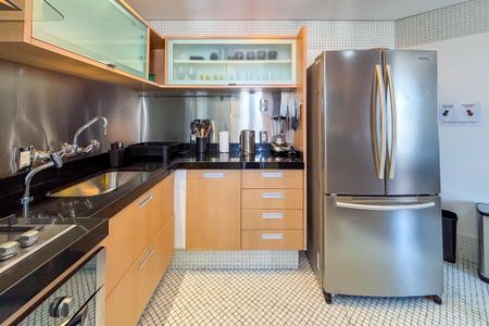 Apartamento à venda com 118m², 1 quarto e 2 vagas Apartamento à venda com 118m², 1 quarto e 2 vagasCozinha