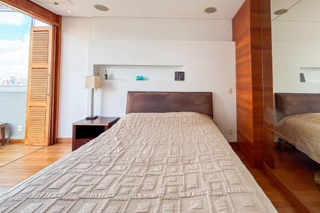 Apartamento à venda com 118m², 1 quarto e 2 vagas Apartamento à venda com 118m², 1 quarto e 2 vagasSuíte