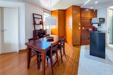Apartamento à venda com 118m², 1 quarto e 2 vagas Apartamento à venda com 118m², 1 quarto e 2 vagasSala de Jantar