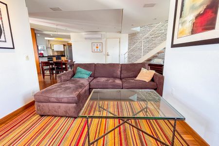 Apartamento à venda com 118m², 1 quarto e 2 vagas Apartamento à venda com 118m², 1 quarto e 2 vagasSala