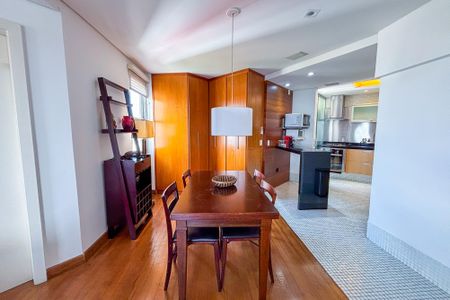 Apartamento à venda com 118m², 1 quarto e 2 vagas Apartamento à venda com 118m², 1 quarto e 2 vagasSala de Jantar