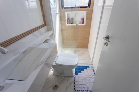 Apartamento à venda com 55m², 2 quartos e 1 vaga Apartamento à venda com 55m², 2 quartos e 1 vagaBanheiro da suíte