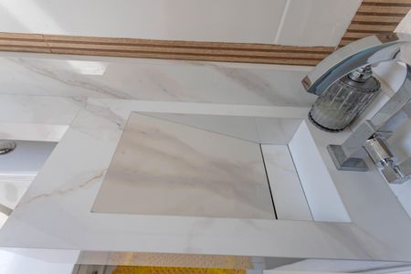 Apartamento à venda com 55m², 2 quartos e 1 vaga Apartamento à venda com 55m², 2 quartos e 1 vagaBanheiro social