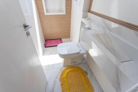 Apartamento à venda com 55m², 2 quartos e 1 vaga Apartamento à venda com 55m², 2 quartos e 1 vagaBanheiro social