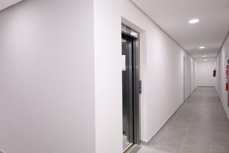 Apartamento à venda com 35m², 2 quartos e sem vagaÁrea comum -Saguão do prédio
