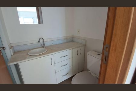 Apartamento à venda com 69m², 2 quartos e 1 vaga Apartamento à venda com 69m², 2 quartos e 1 vagaBanheiro Social