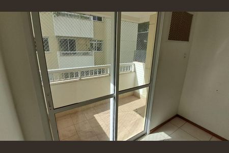 Apartamento à venda com 69m², 2 quartos e 1 vaga Apartamento à venda com 69m², 2 quartos e 1 vagaVaranda