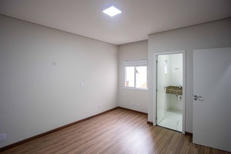Casa à venda com 183m², 3 quartos e 4 vagasQuarto Suite 2