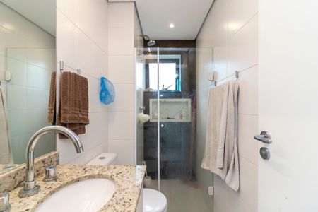 Apartamento para alugar com 57m², 2 quartos e 1 vaga Apartamento para alugar com 57m², 2 quartos e 1 vagaBanheiro da Suíte