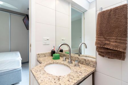 Apartamento para alugar com 57m², 2 quartos e 1 vaga Apartamento para alugar com 57m², 2 quartos e 1 vagaBanheiro da Suíte