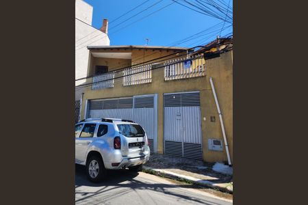Casa à venda com 220m², 4 quartos e 4 vagas Casa à venda com 220m², 4 quartos e 4 vagasFachada