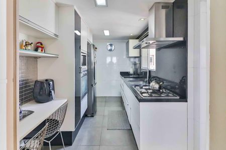 Apartamento à venda com 134m², 3 quartos e 2 vagas Apartamento à venda com 134m², 3 quartos e 2 vagasCozinha e Área de Serviço