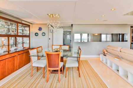 Apartamento à venda com 134m², 3 quartos e 2 vagas Apartamento à venda com 134m², 3 quartos e 2 vagasSala