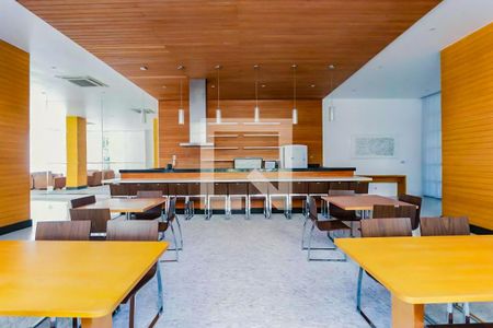 Apartamento à venda com 134m², 3 quartos e 2 vagas Apartamento à venda com 134m², 3 quartos e 2 vagasÁrea comum - Salão de festas