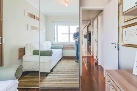 Apartamento à venda com 134m², 3 quartos e 2 vagas Apartamento à venda com 134m², 3 quartos e 2 vagasQuarto 2