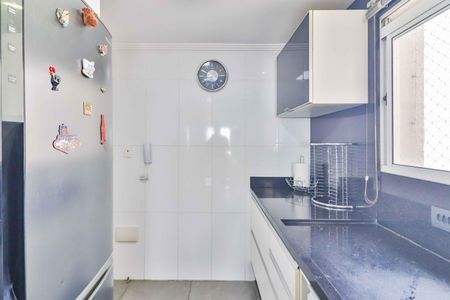 Apartamento à venda com 134m², 3 quartos e 2 vagas Apartamento à venda com 134m², 3 quartos e 2 vagasCozinha e Área de Serviço
