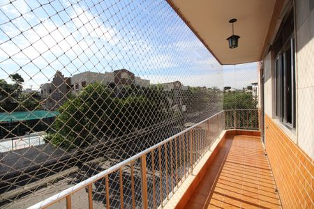 Apartamento para alugar com 130m², 2 quartos e 1 vagaVaranda