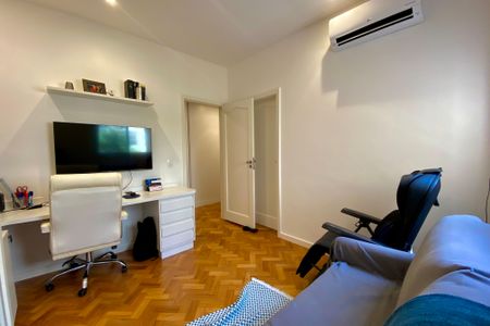 Apartamento à venda com 269m², 4 quartos e 1 vaga Apartamento à venda com 269m², 4 quartos e 1 vagaSuite 2