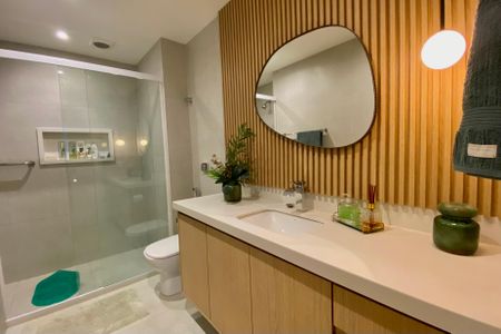 Apartamento à venda com 269m², 4 quartos e 1 vaga Apartamento à venda com 269m², 4 quartos e 1 vagaBanheiro