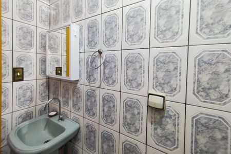 Casa à venda com 320m², 3 quartos e 2 vagasBanheiro Social